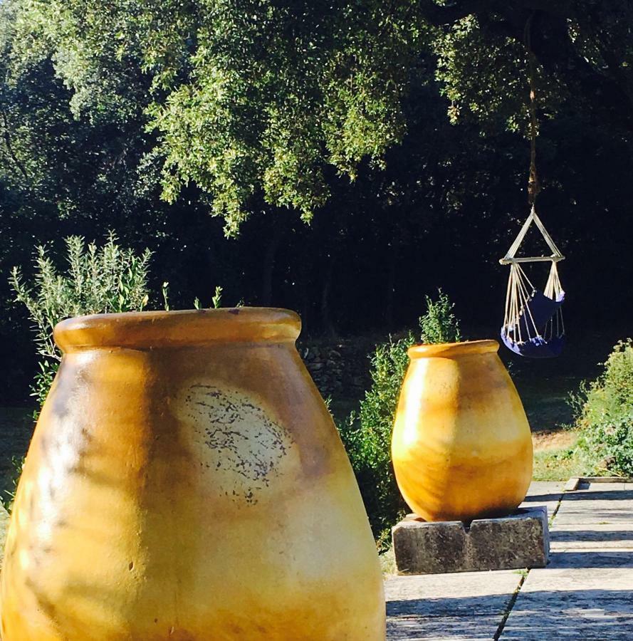 Отель Les Cabanons Sainte Victoire Экстерьер фото