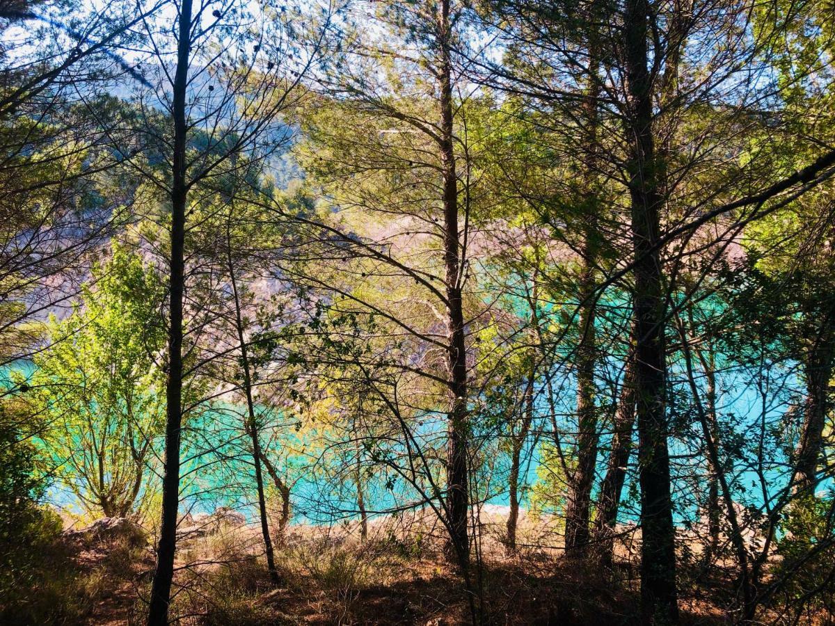 Отель Les Cabanons Sainte Victoire Экстерьер фото