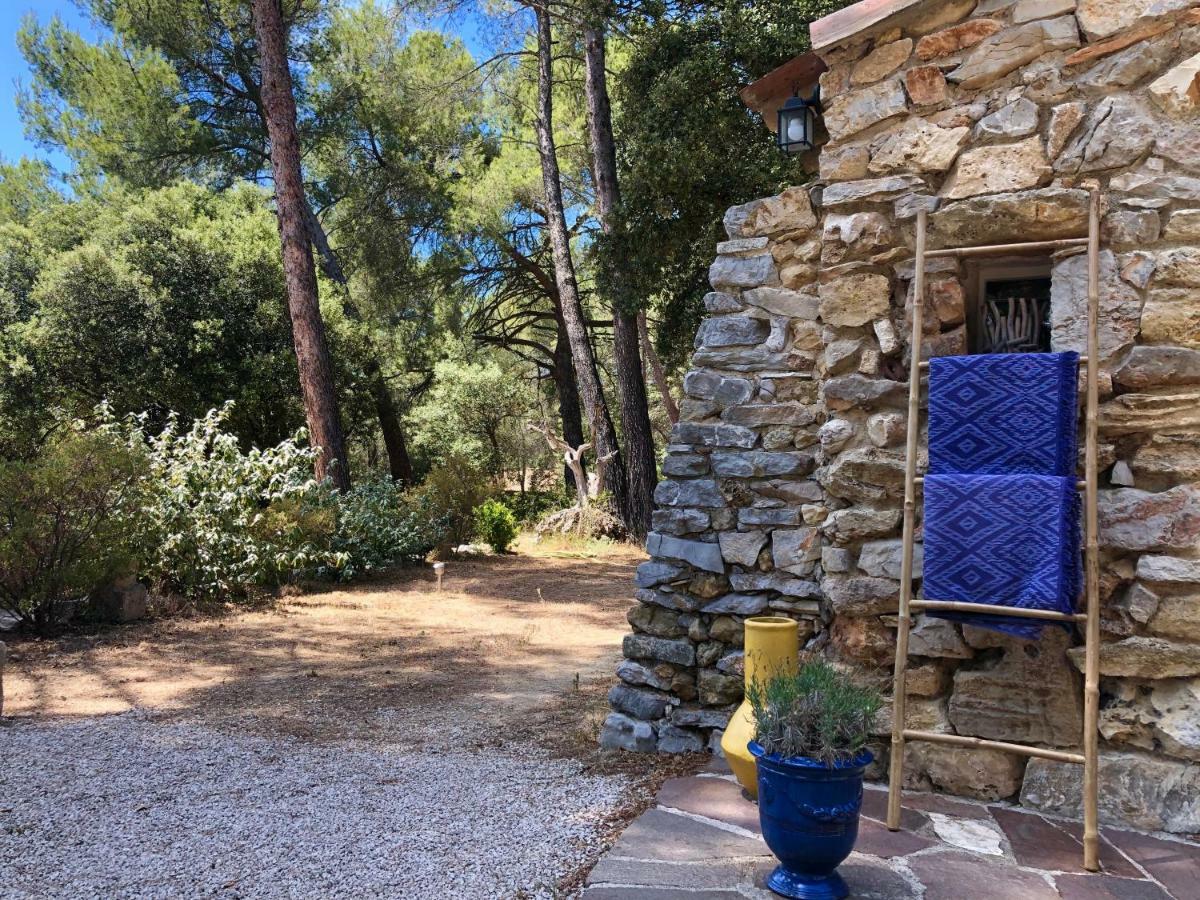 Отель Les Cabanons Sainte Victoire Экстерьер фото